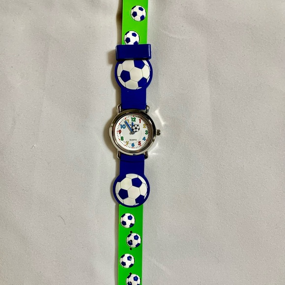 Boy Kids Watch (choose from 8 styles) - Picture 3 of 16